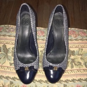 TORY BURCH NAVY TWEED HEEL